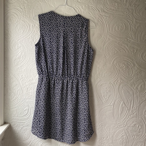 Blue Gap short beach-y dress with white flowers, size M. - Picture 2 of 7